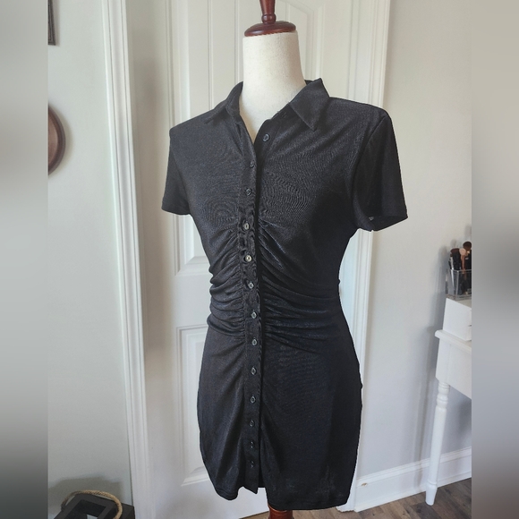 Elegant Black Mini Dress - Picture 1 of 2